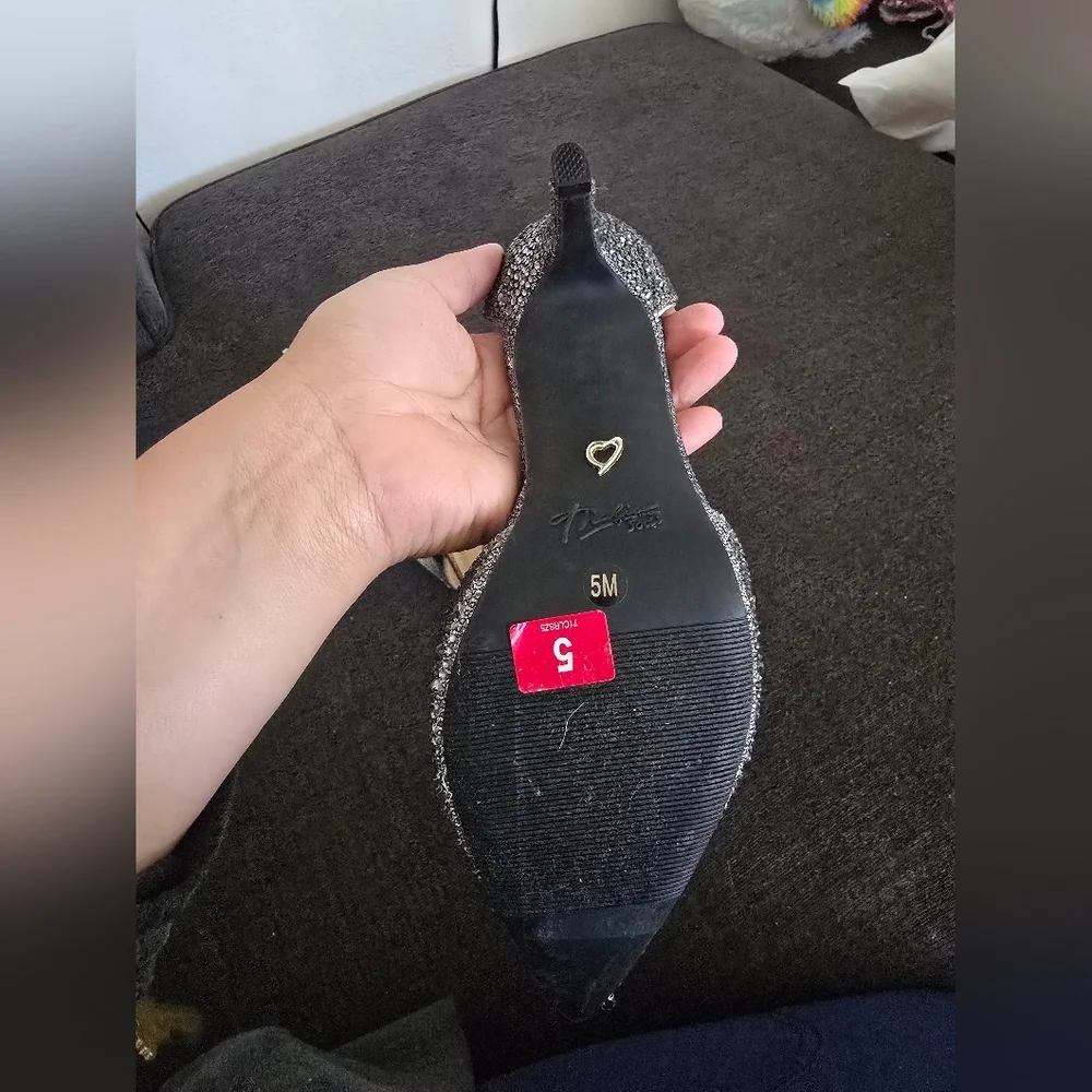 Thalia Sodi Silver Heels with Ankle Straps - Picture 10 of 10